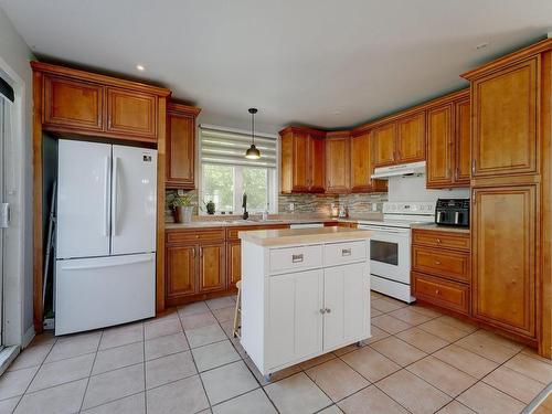 Kitchen - 48 Route 202, Lacolle, QC - Indoor Photo Showing Kitchen