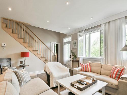 Living room - 250 Ch. Du Lac-Des-Sables, Sainte-Agathe-Des-Monts, QC - Indoor Photo Showing Living Room