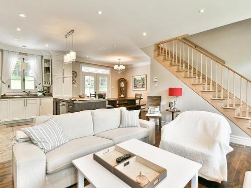 Living room - 250 Ch. Du Lac-Des-Sables, Sainte-Agathe-Des-Monts, QC - Indoor Photo Showing Living Room