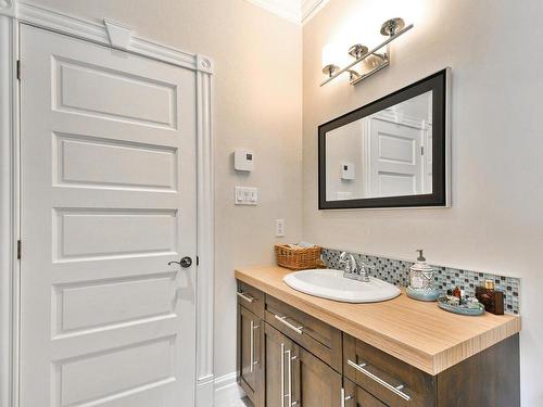 Powder room - 250 Ch. Du Lac-Des-Sables, Sainte-Agathe-Des-Monts, QC - Indoor Photo Showing Bathroom