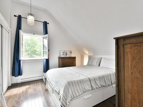 Bedroom - 250 Ch. Du Lac-Des-Sables, Sainte-Agathe-Des-Monts, QC - Indoor Photo Showing Bedroom