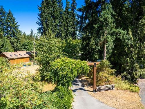 616 Martindale Rd, Parksville, BC 