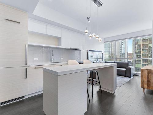 Living room - 2707-1050 Rue Drummond, Montréal (Ville-Marie), QC - Indoor Photo Showing Kitchen