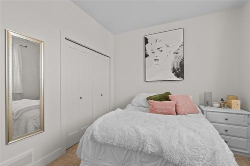 932 Mt Ida Drive, Vernon, BC - Indoor Photo Showing Bedroom