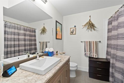 932 Mt Ida Drive, Vernon, BC - Indoor Photo Showing Bathroom