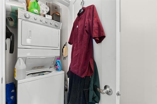 932 Mt Ida Drive, Vernon, BC - Indoor Photo Showing Laundry Room