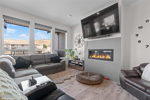 932 Mt Ida Drive, Vernon, BC - Indoor Photo Showing Living Room With Fireplace