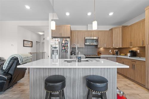 932 Mt Ida Drive, Vernon, BC - Indoor Photo Showing Kitchen With Double Sink With Upgraded Kitchen