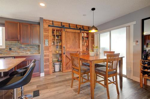 520 Keithley Road, Kelowna, BC - Indoor Photo Showing Dining Room