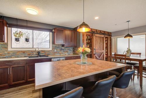 520 Keithley Road, Kelowna, BC - Indoor