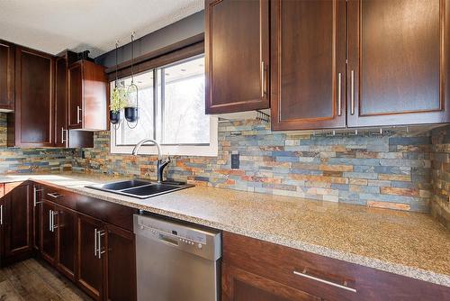 520 Keithley Road, Kelowna, BC - Indoor Photo Showing Kitchen With Double Sink