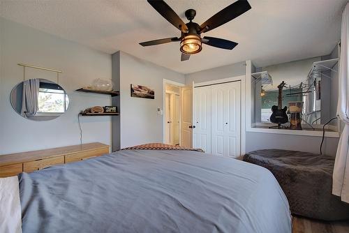 520 Keithley Road, Kelowna, BC - Indoor Photo Showing Bedroom