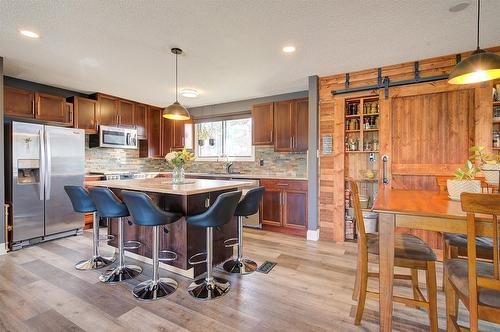 520 Keithley Road, Kelowna, BC - Indoor