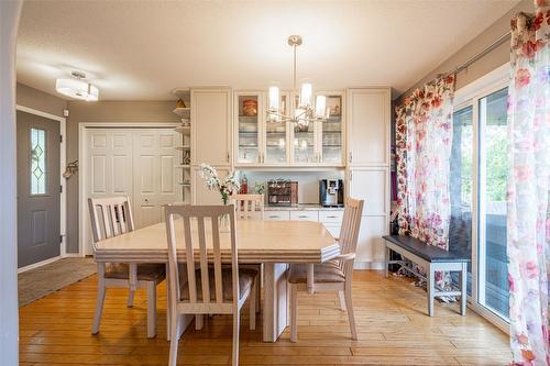 2322 Maundrell Avenue, Armstrong, BC - Indoor Photo Showing Dining Room