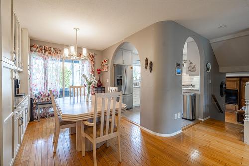 2322 Maundrell Avenue, Armstrong, BC - Indoor Photo Showing Dining Room