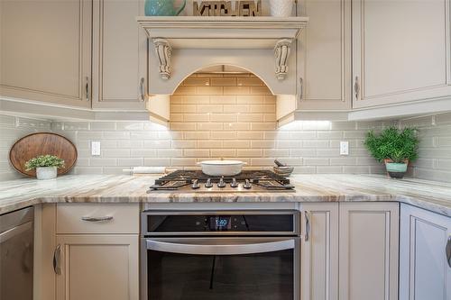 2322 Maundrell Avenue, Armstrong, BC - Indoor Photo Showing Kitchen With Upgraded Kitchen