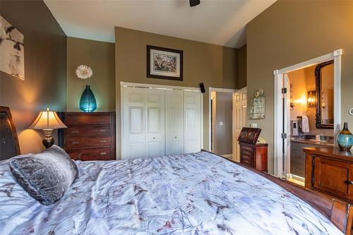 2322 Maundrell Avenue, Armstrong, BC - Indoor Photo Showing Bedroom