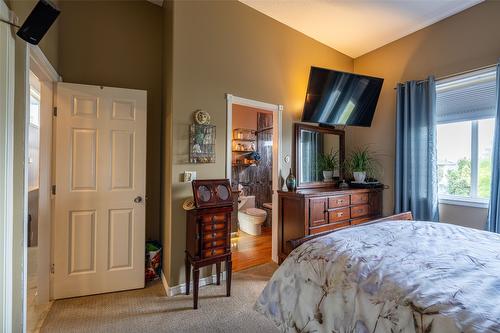 2322 Maundrell Avenue, Armstrong, BC - Indoor Photo Showing Bedroom