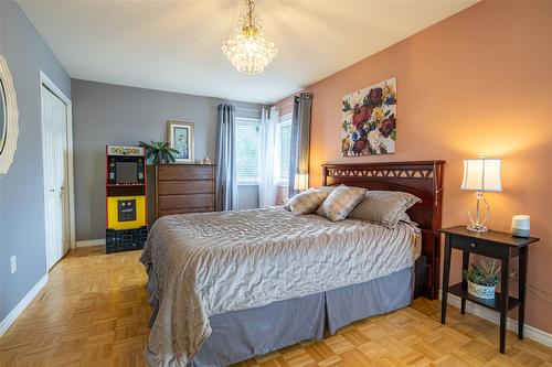 2322 Maundrell Avenue, Armstrong, BC - Indoor Photo Showing Bedroom