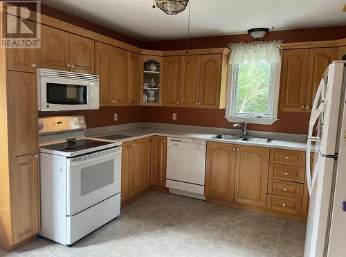 22 Main Road, Embree, NL - Indoor Photo Showing Kitchen With Double Sink