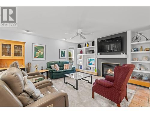 2330 Butt Road Unit# 228, Westbank, BC - Indoor Photo Showing Living Room With Fireplace