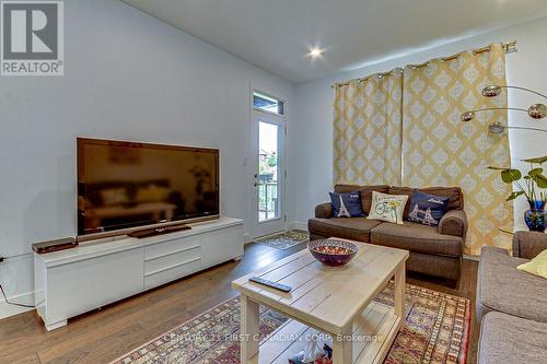 1327 Whetherfield Street, London, ON - Indoor Photo Showing Living Room