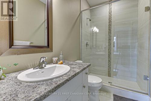 1327 Whetherfield Street, London, ON - Indoor Photo Showing Bathroom