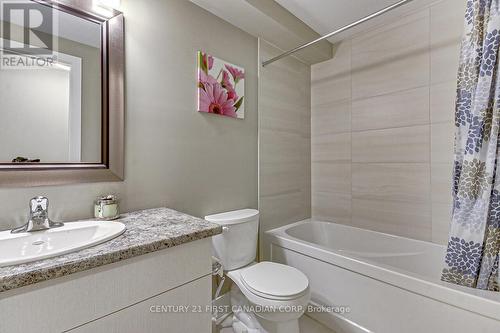 1327 Whetherfield Street, London, ON - Indoor Photo Showing Bathroom