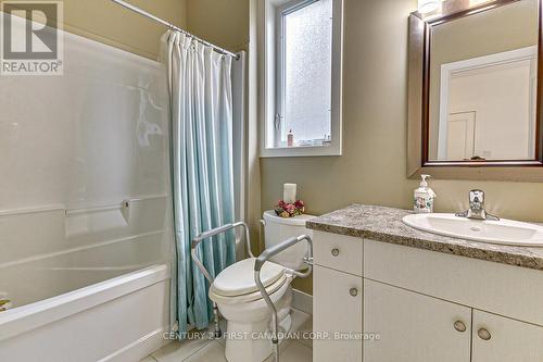 1327 Whetherfield Street, London, ON - Indoor Photo Showing Bathroom