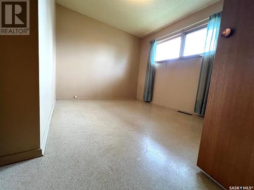 1102 Jubilee Drive, Swift Current, SK - Indoor Photo Showing Other Room