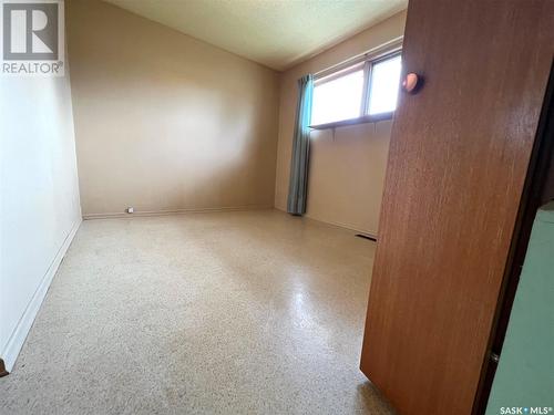 1102 Jubilee Drive, Swift Current, SK - Indoor Photo Showing Other Room