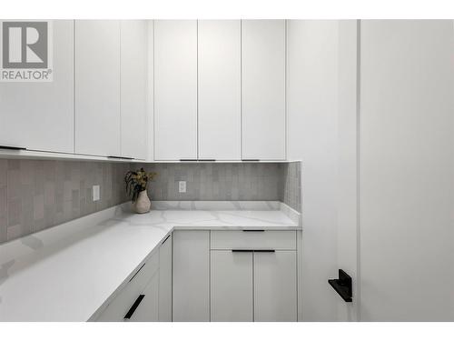 923 Melrose Street, Kelowna, BC - Indoor Photo Showing Kitchen