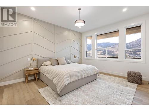 923 Melrose Street, Kelowna, BC - Indoor Photo Showing Bedroom