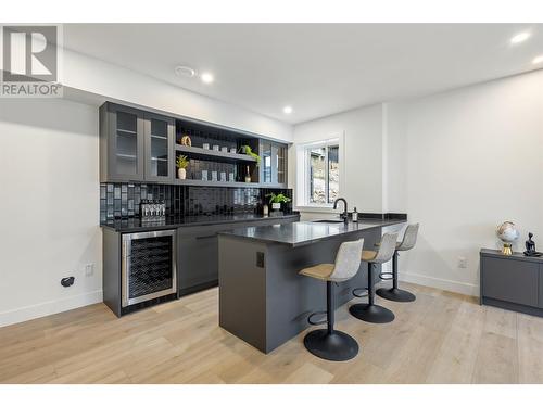 923 Melrose Street, Kelowna, BC - Indoor Photo Showing Kitchen