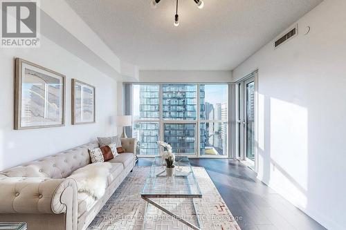 1608 - 5168 Yonge Street, Toronto (Willowdale West), ON - Indoor Photo Showing Living Room