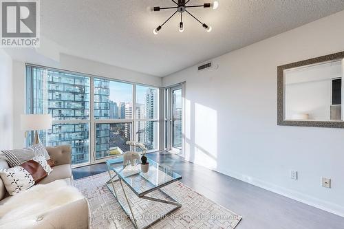 1608 - 5168 Yonge Street, Toronto (Willowdale West), ON - Indoor Photo Showing Living Room