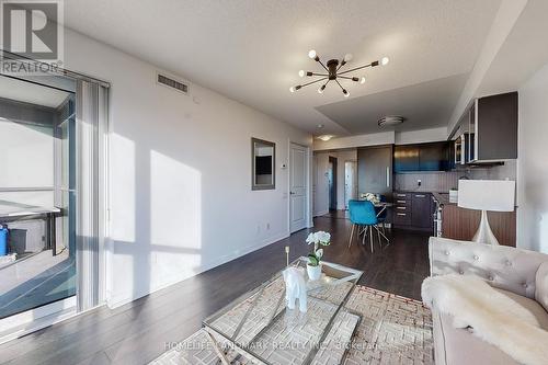 1608 - 5168 Yonge Street, Toronto (Willowdale West), ON - Indoor Photo Showing Living Room