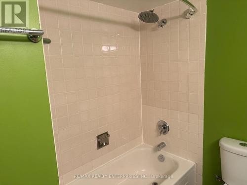 198 - 180 Mississauga Valley Boulevard, Mississauga (Mississauga Valleys), ON - Indoor Photo Showing Bathroom