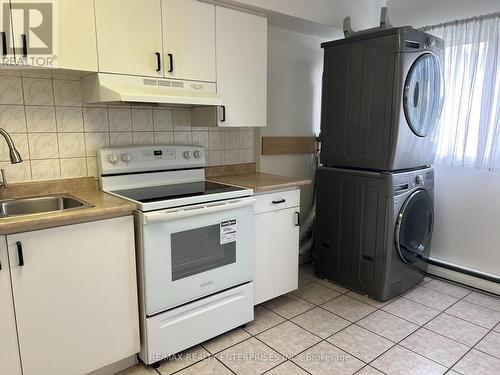 198 - 180 Mississauga Valley Boulevard, Mississauga (Mississauga Valleys), ON - Indoor Photo Showing Laundry Room