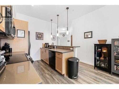 1331 Ellis Street Unit# 315, Kelowna, BC - Indoor Photo Showing Kitchen