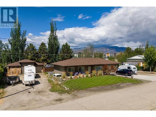 3250 St. Amand Road, Kelowna, BC - Outdoor