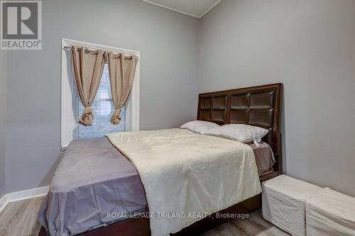 31 Malakoff Street, St. Thomas, ON - Indoor Photo Showing Bedroom