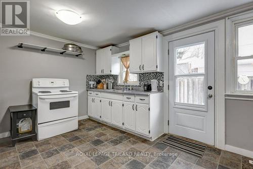 31 Malakoff Street, St. Thomas, ON - Indoor Photo Showing Kitchen