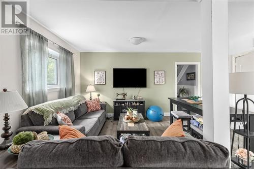 170 Pim St, Sault Ste. Marie, ON - Indoor Photo Showing Living Room