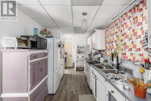 170 Pim St, Sault Ste. Marie, ON - Indoor Photo Showing Kitchen With Double Sink