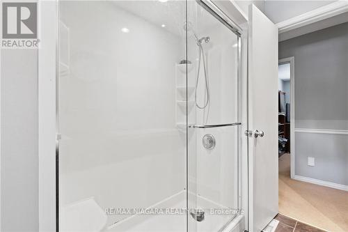 6 Butler Crescent, St. Catharines, ON - Indoor Photo Showing Bathroom