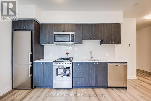 418 - 312 Erb Street W, Waterloo, ON - Indoor Photo Showing Kitchen