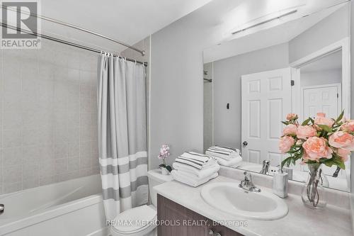 8484 Sweet Chestnut Drive, Niagara Falls, ON - Indoor Photo Showing Bathroom