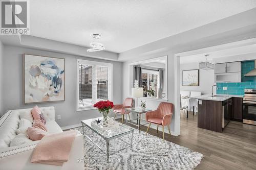 8484 Sweet Chestnut Drive, Niagara Falls, ON - Indoor Photo Showing Living Room