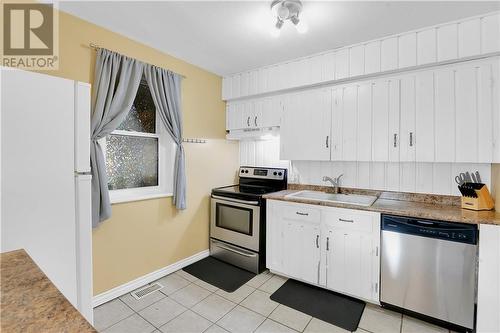 KITCHEN - 1017 Osborne Avenue, Cornwall, ON - Indoor Photo Showing Kitchen